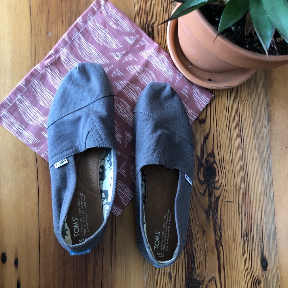 TOMS Classics